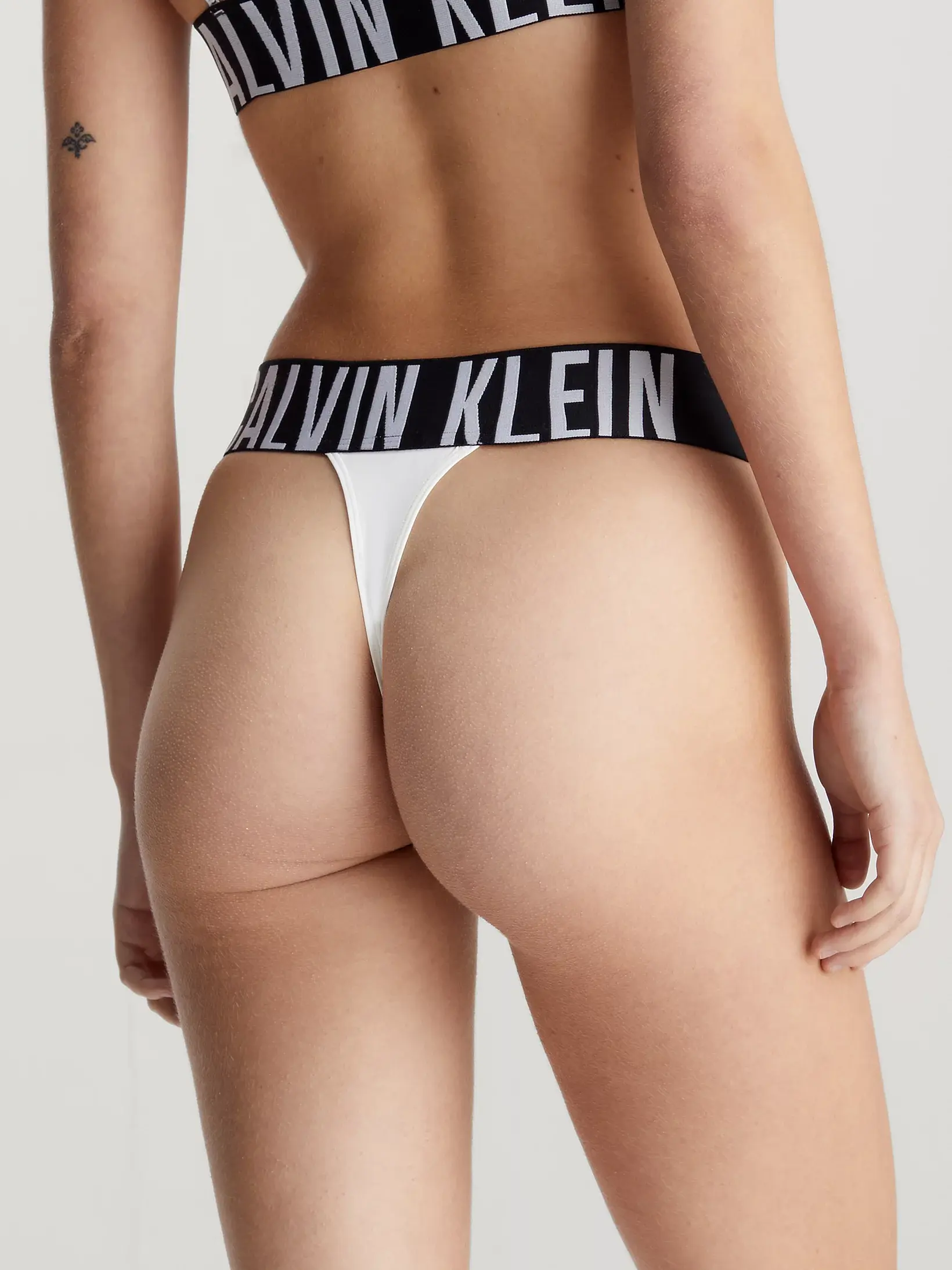 CALVIN KLEIN tanga QF7638E 100